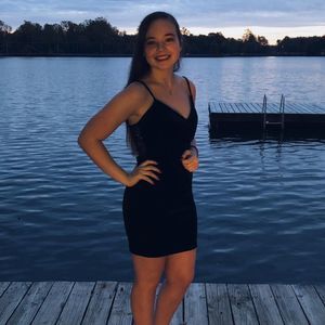 Meet your Posher, Abigail